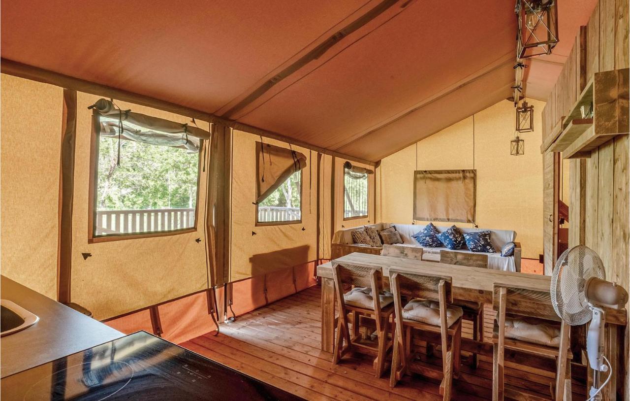 6 Bedroom Pet Friendly Home In Carcès エクステリア 写真