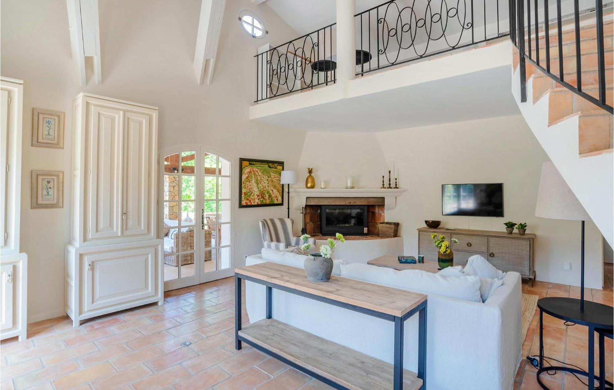 6 Bedroom Pet Friendly Home In Carcès エクステリア 写真