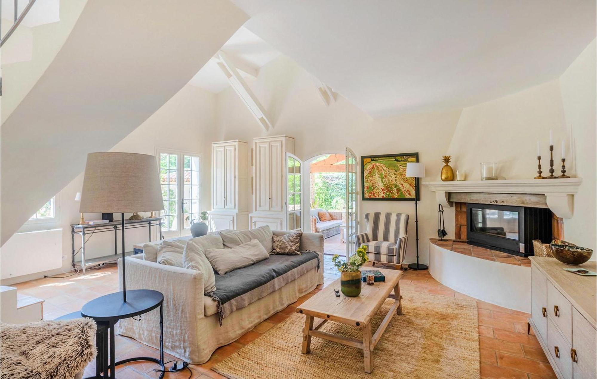 6 Bedroom Pet Friendly Home In Carcès エクステリア 写真